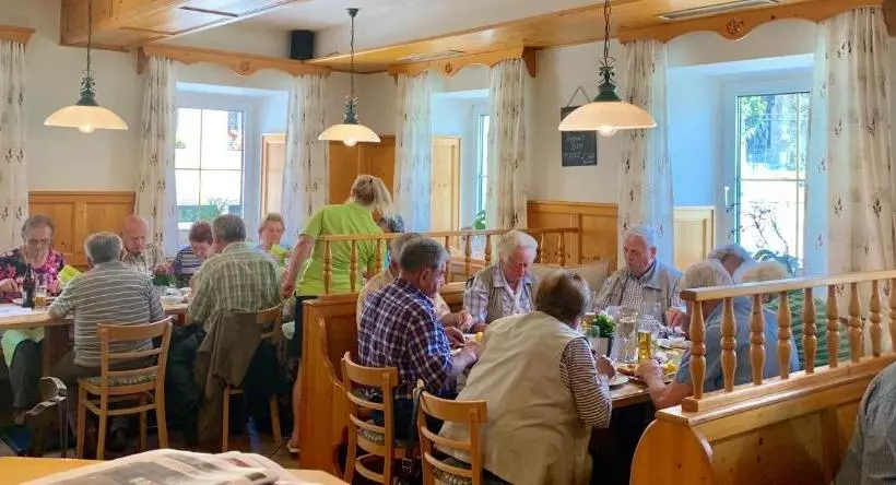 Hotelli Gasthof Zum Alten Turm