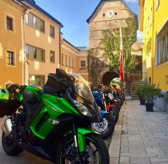 Hotelli Gasthof Zum Alten Turm