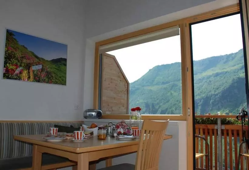 هتل Haus Montana