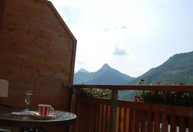هتل Haus Montana
