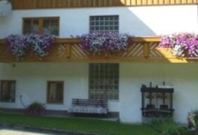 בית מלון כפרי Pension Bernhards