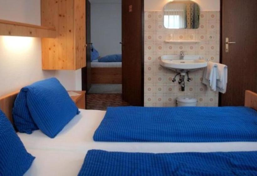 בית מלון כפרי Pension Bernhards