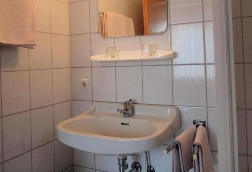 בית מלון כפרי Pension Bernhards