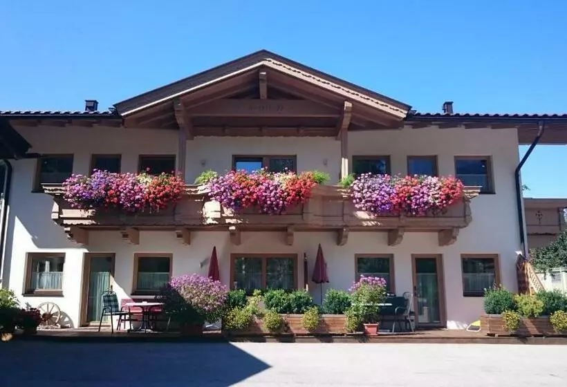 هتل Ferienhaus Gredler