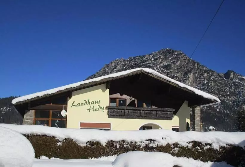 هتل Landhaus Hedy