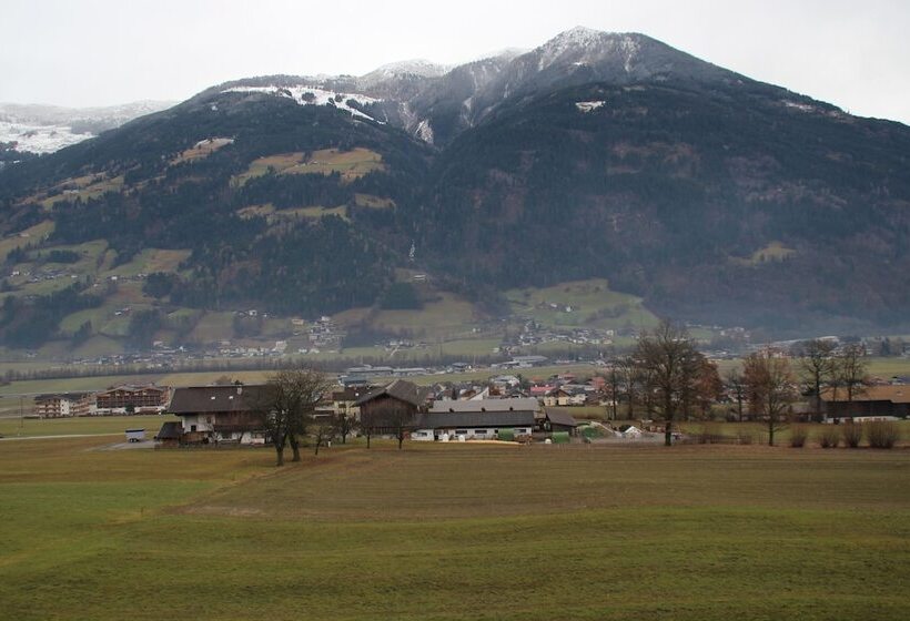 ホテル Landhaus Zeller