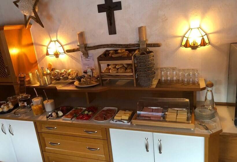 ホテル Landhaus Zeller