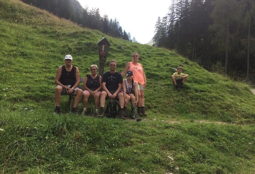 ホテル Landhaus Zeller