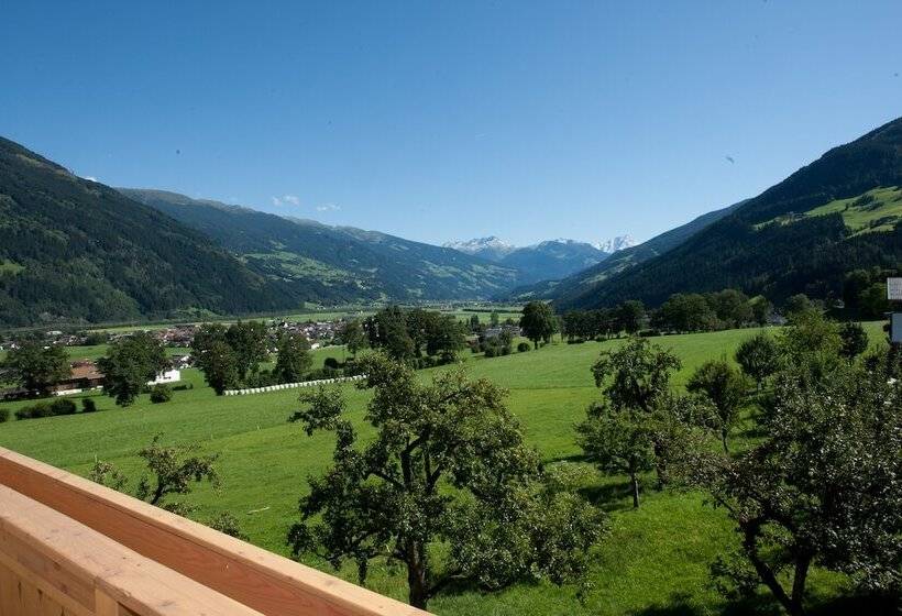 ホテル Landhaus Zeller