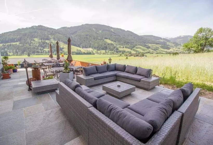 هتل Pension Tannenhof