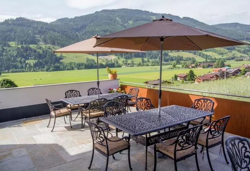 هتل Pension Tannenhof