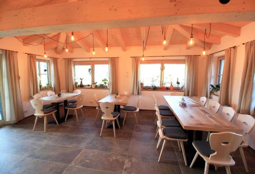 فندق Pension Tannenhof