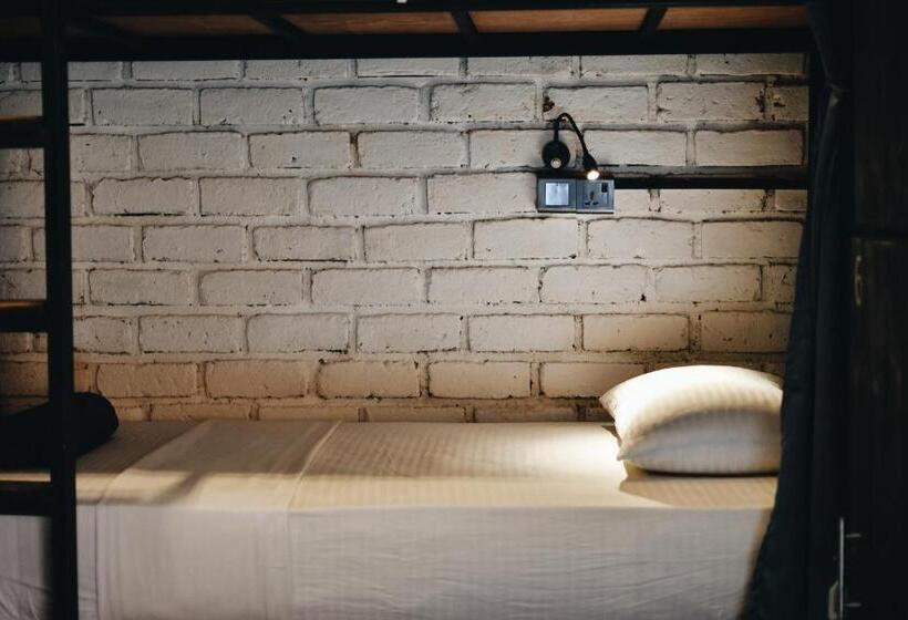 هاستل Plan B Coliving & Coworking