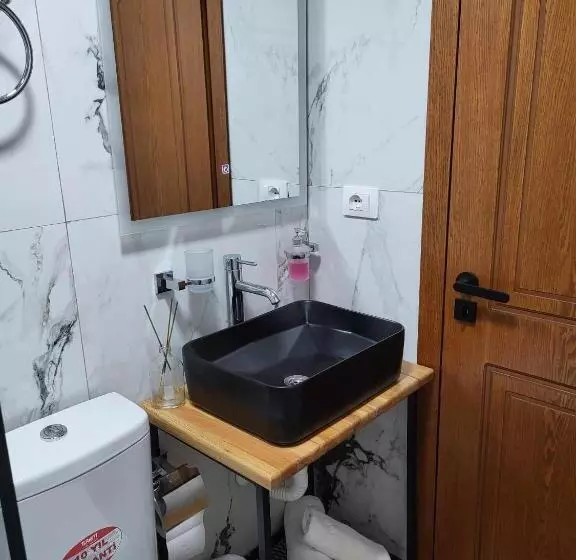 تختخواب و صبحانه Guest House Hasko