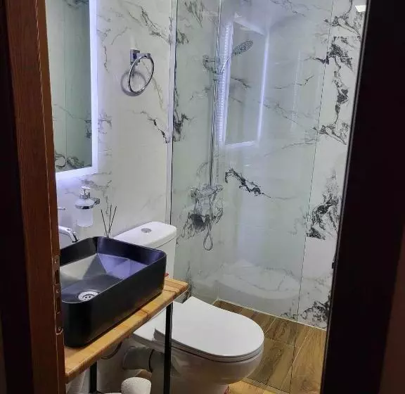 تختخواب و صبحانه Guest House Hasko