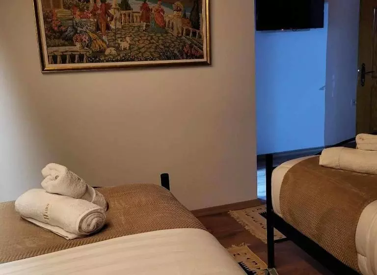 تختخواب و صبحانه Guest House Hasko