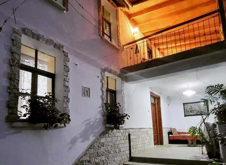 تختخواب و صبحانه Guest House Hasko