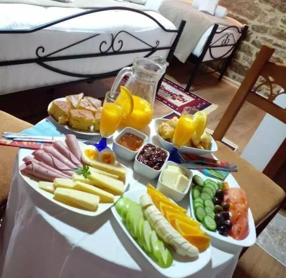 تختخواب و صبحانه Guest House Hasko