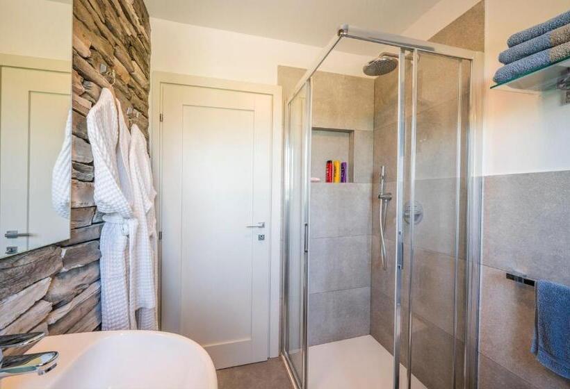 تختخواب و صبحانه Royal Suite Parma Con Piscine Calda E Fredda