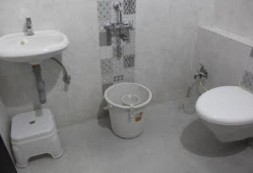 هتل Cool Palace, Nashik