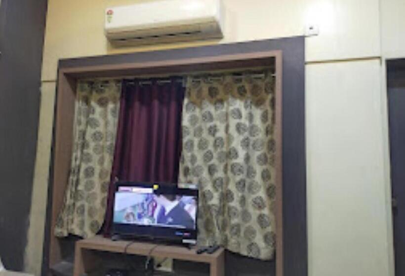 ホテル Diamond Devgad