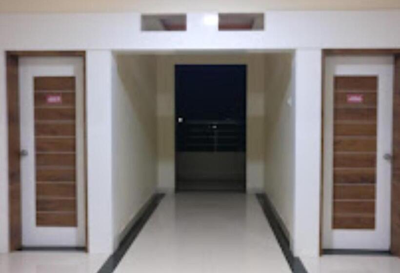 ホテル Diamond Devgad