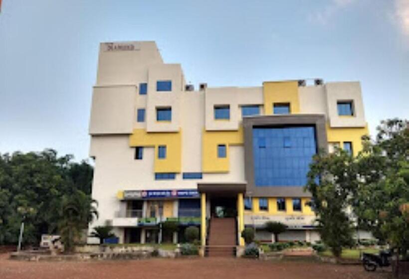 ホテル Diamond Devgad