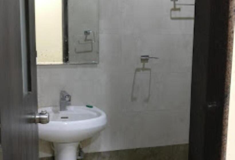 ホテル Diamond Devgad