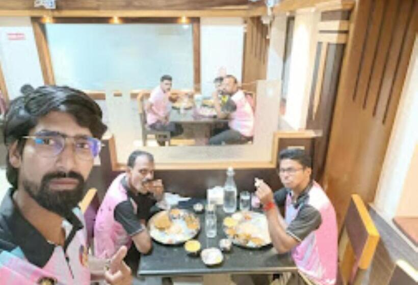 ホテル Diamond Devgad