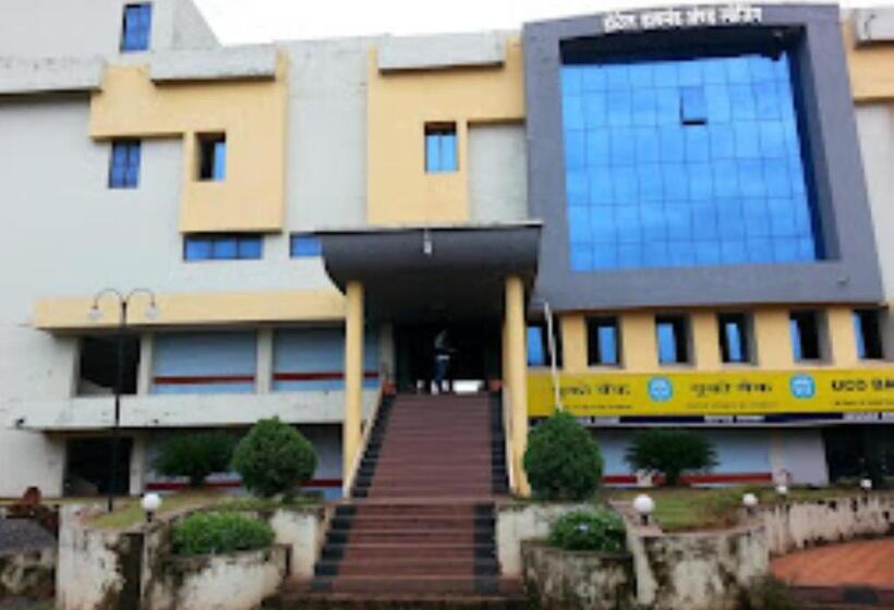 ホテル Diamond Devgad