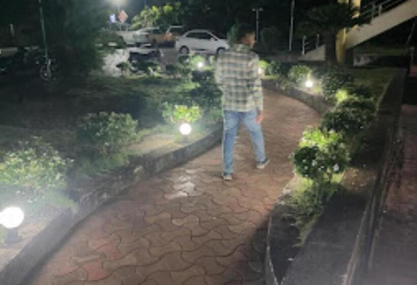 ホテル Diamond Devgad