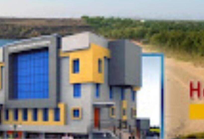 ホテル Diamond Devgad