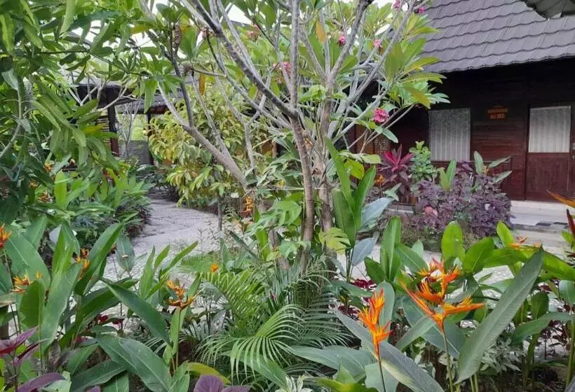 ホテル Puri Lestari Official