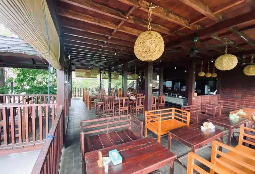 ホテル Puri Lestari Official