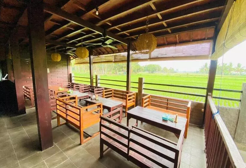 ホテル Puri Lestari Official