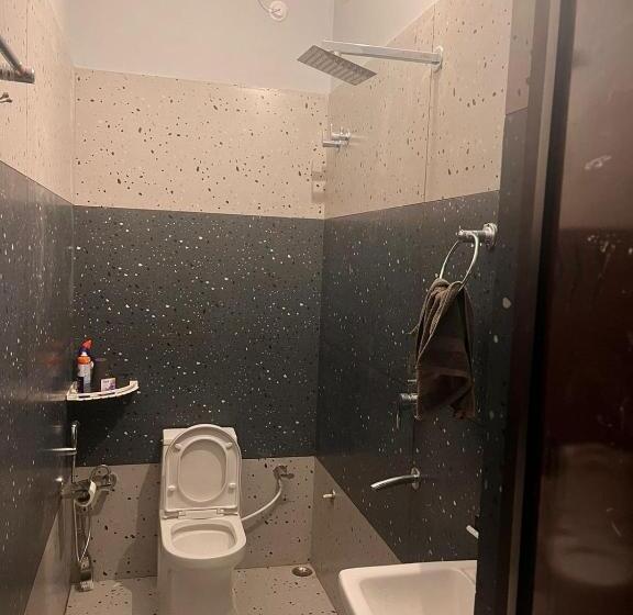 ホテル Radha Kunj Garden View Stay