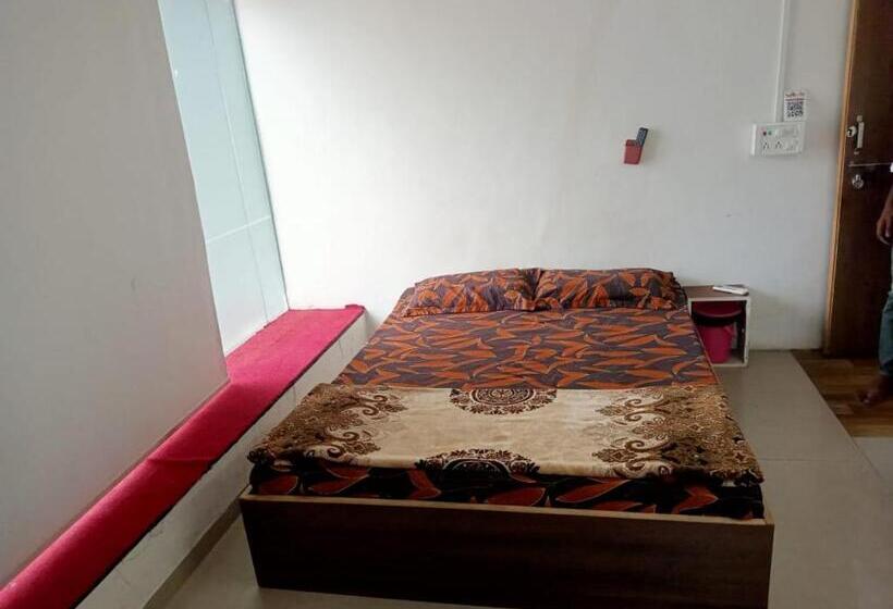 בית מלון כפרי Khushi Bhimrad Althan