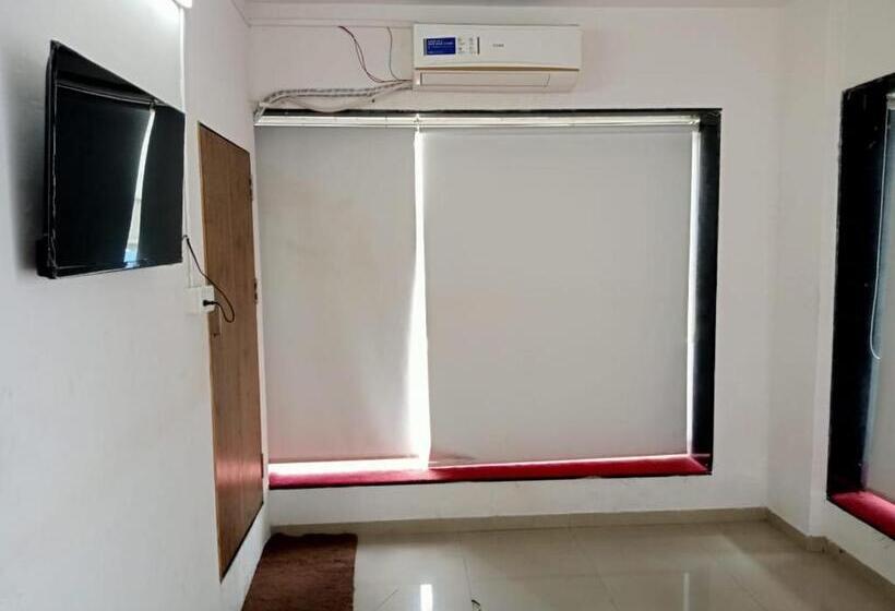 בית מלון כפרי Khushi Bhimrad Althan