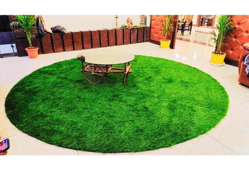 Отель The Royal, Sehore