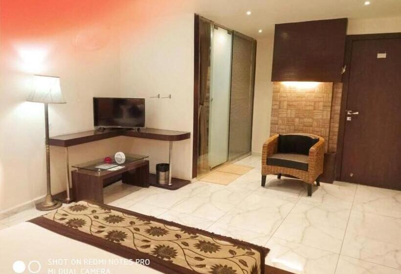 Отель The Royal, Sehore