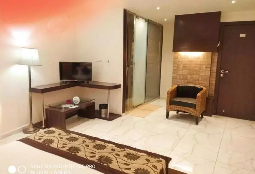 ホテル The Royal, Sehore