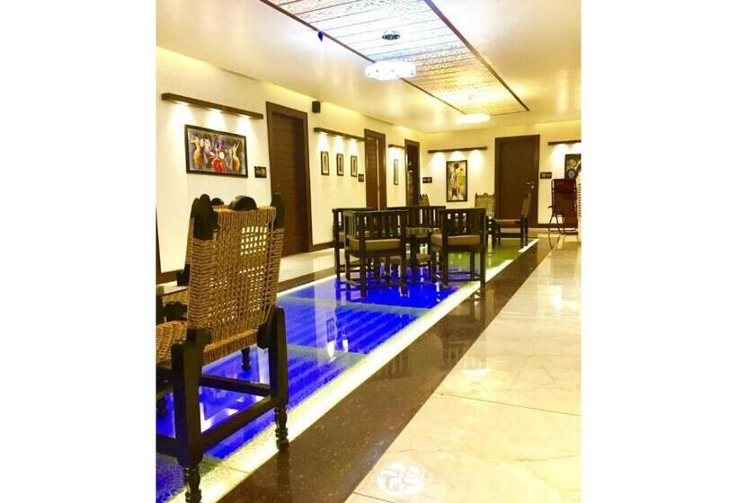 Отель The Royal, Sehore