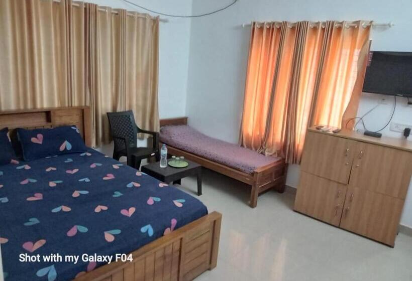 ペンション Malanad Guest House