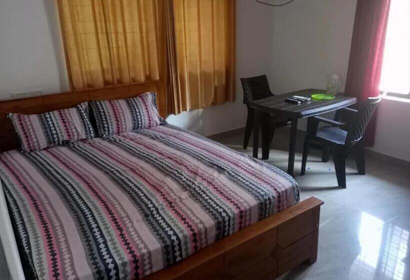 ペンション Malanad Guest House