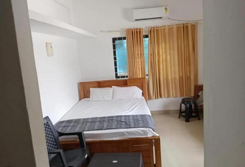 ペンション Malanad Guest House