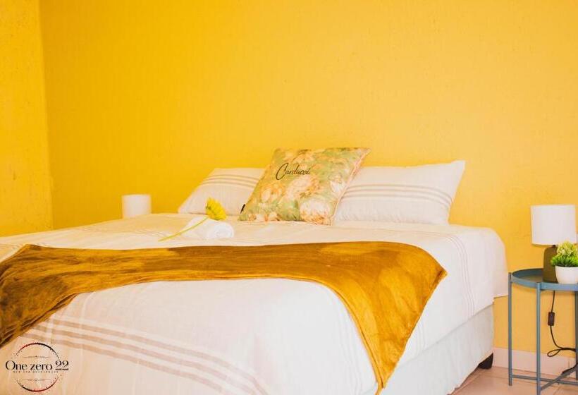 Pension Onezero22 Guesthouse