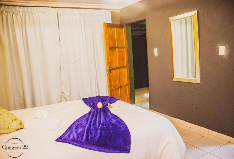 Pension Onezero22 Guesthouse