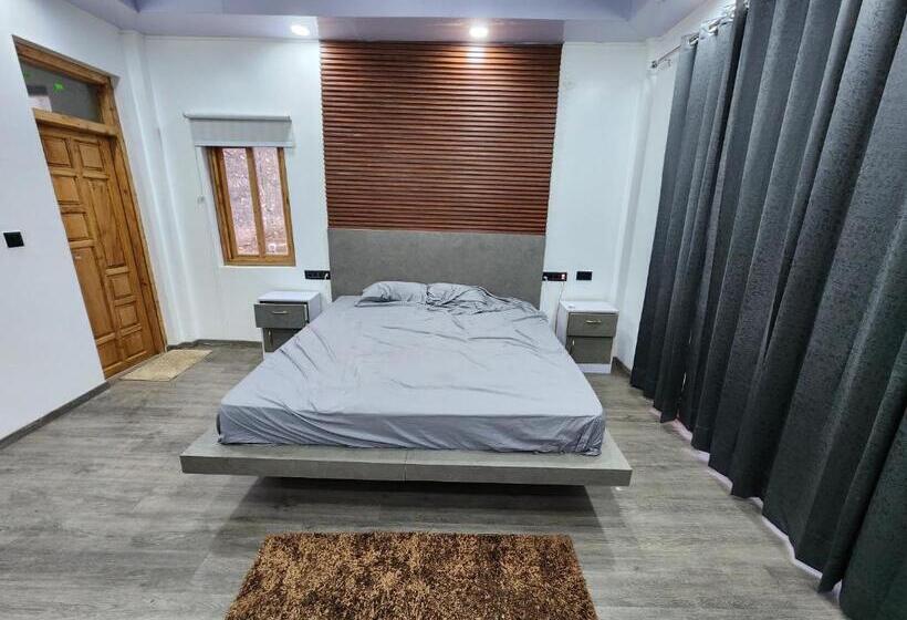 مبيت وإفطار Raithal Jungle Resort