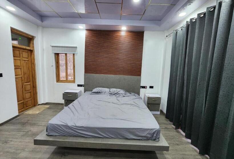 مبيت وإفطار Raithal Jungle Resort