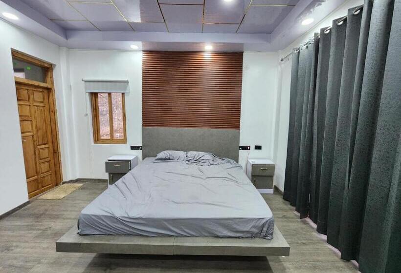 مبيت وإفطار Raithal Jungle Resort